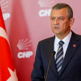 Özgür ÖZEL Genel Başkan Fotoğrafı